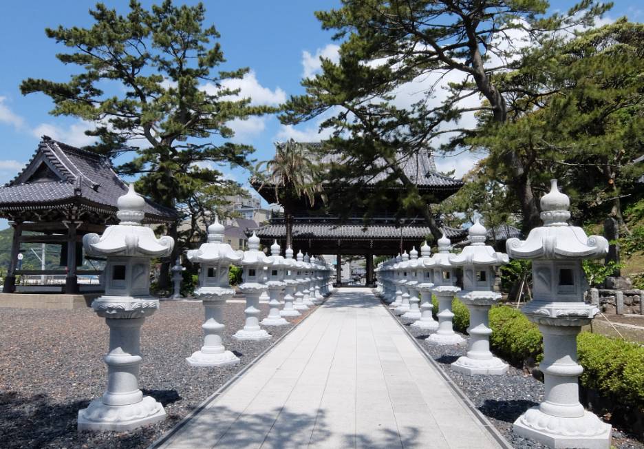 大本山 誕生寺